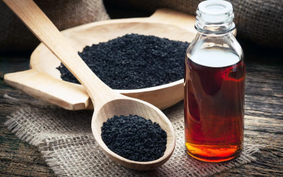 Jak tłoczyć olej z czarnuszki na zimno?