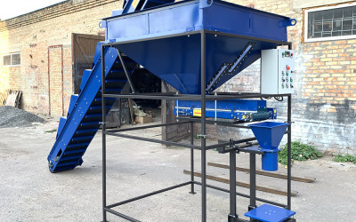 Jak usprawnić pakowanie materiałów sypkich? Maszyny pakujące